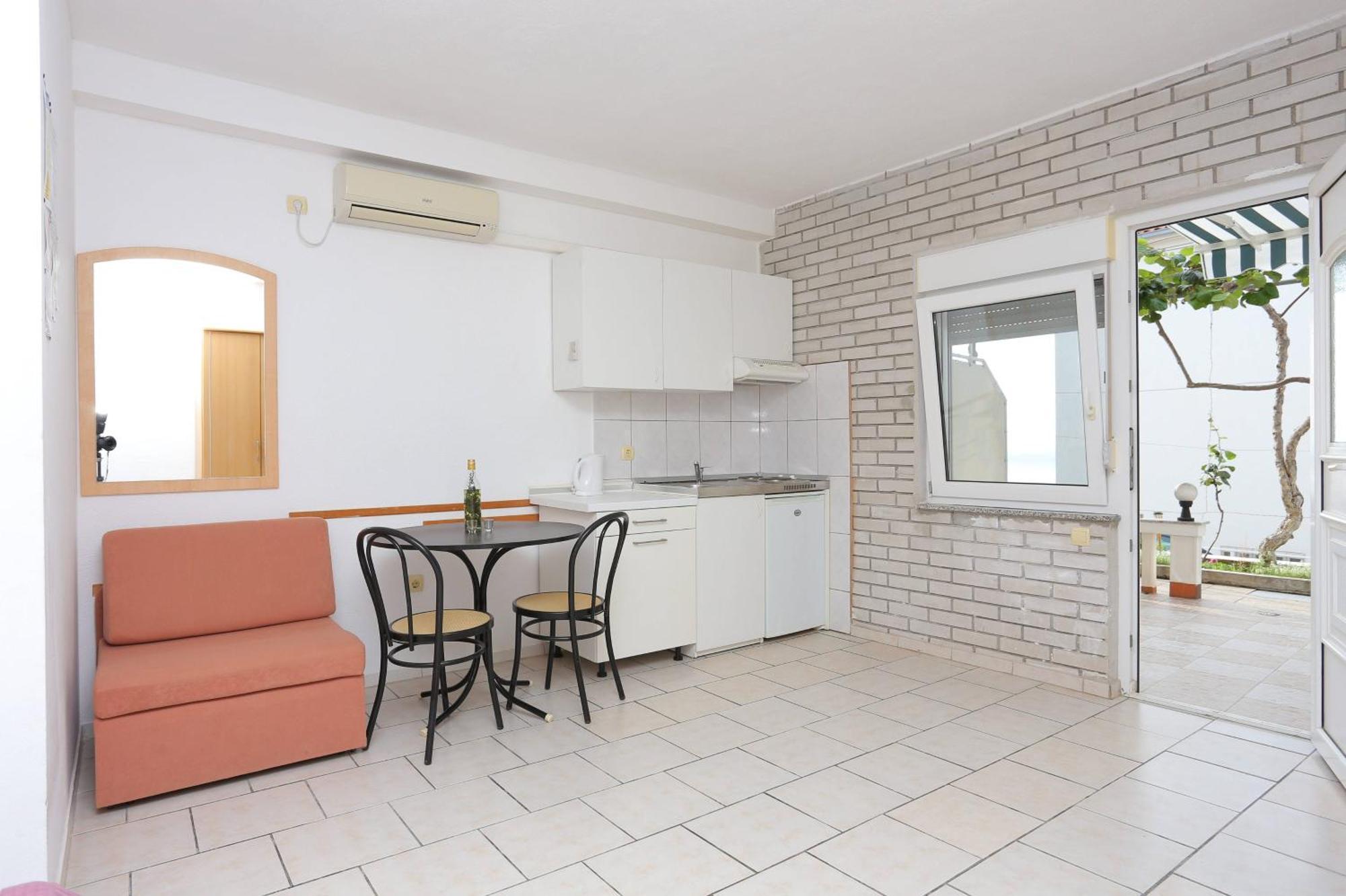 Family Friendly Apartments With A Swimming Pool Businci, Ciovo - 11232 Trogir Ngoại thất bức ảnh